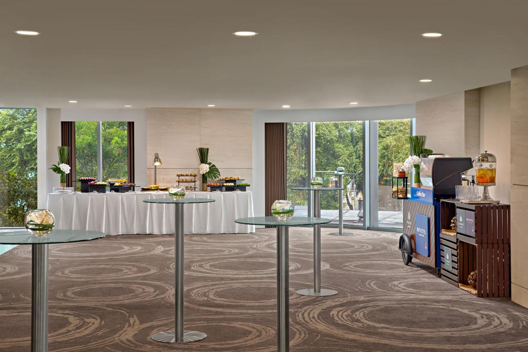 Novotel Saigon Centre - Valentine Package Offer Available Hô Chi Minh-Ville Extérieur photo