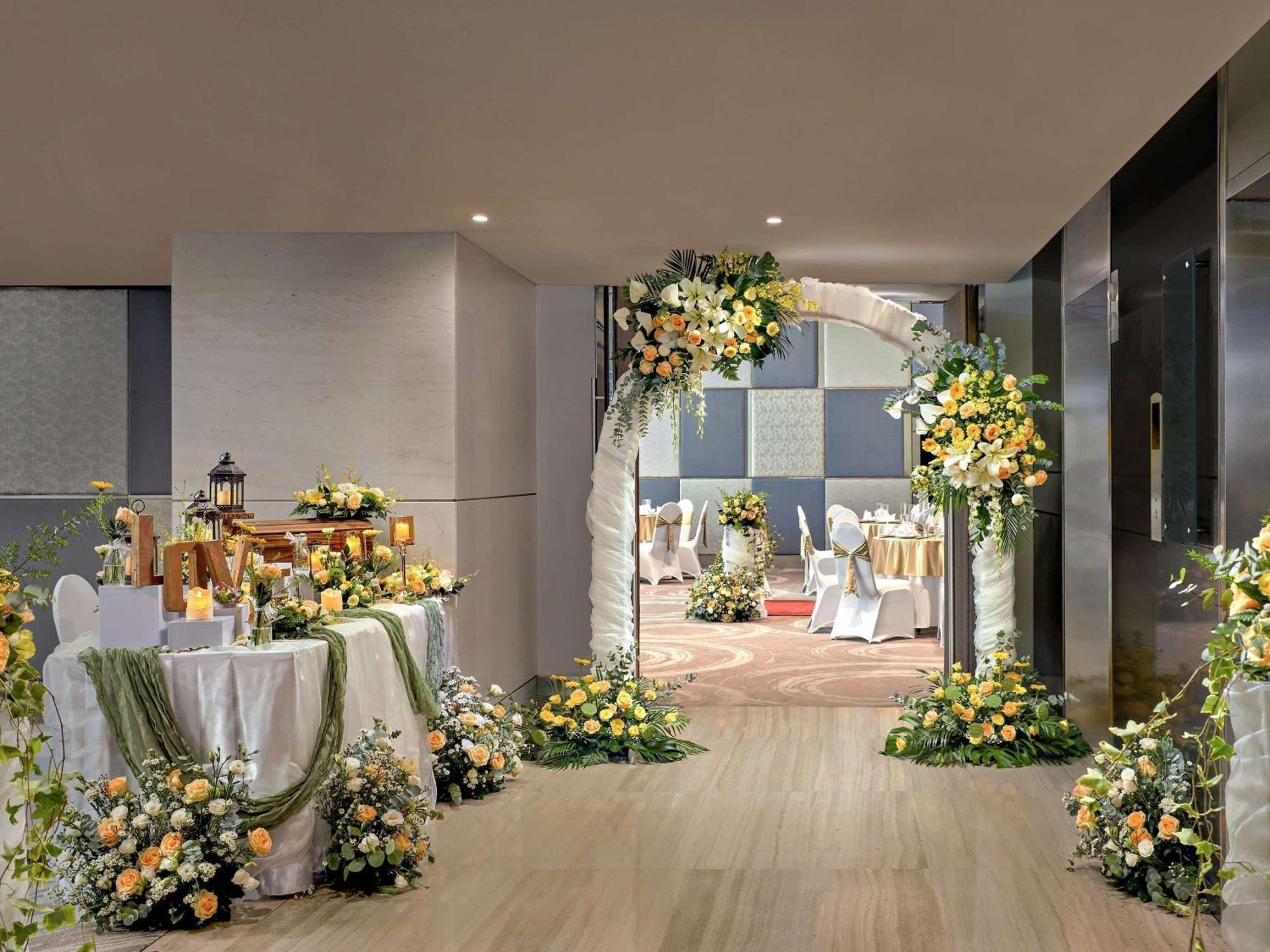 Novotel Saigon Centre - Valentine Package Offer Available Hô Chi Minh-Ville Extérieur photo