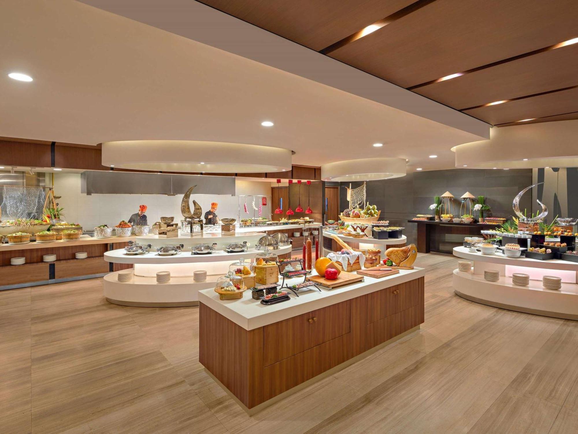 Novotel Saigon Centre - Valentine Package Offer Available Hô Chi Minh-Ville Extérieur photo