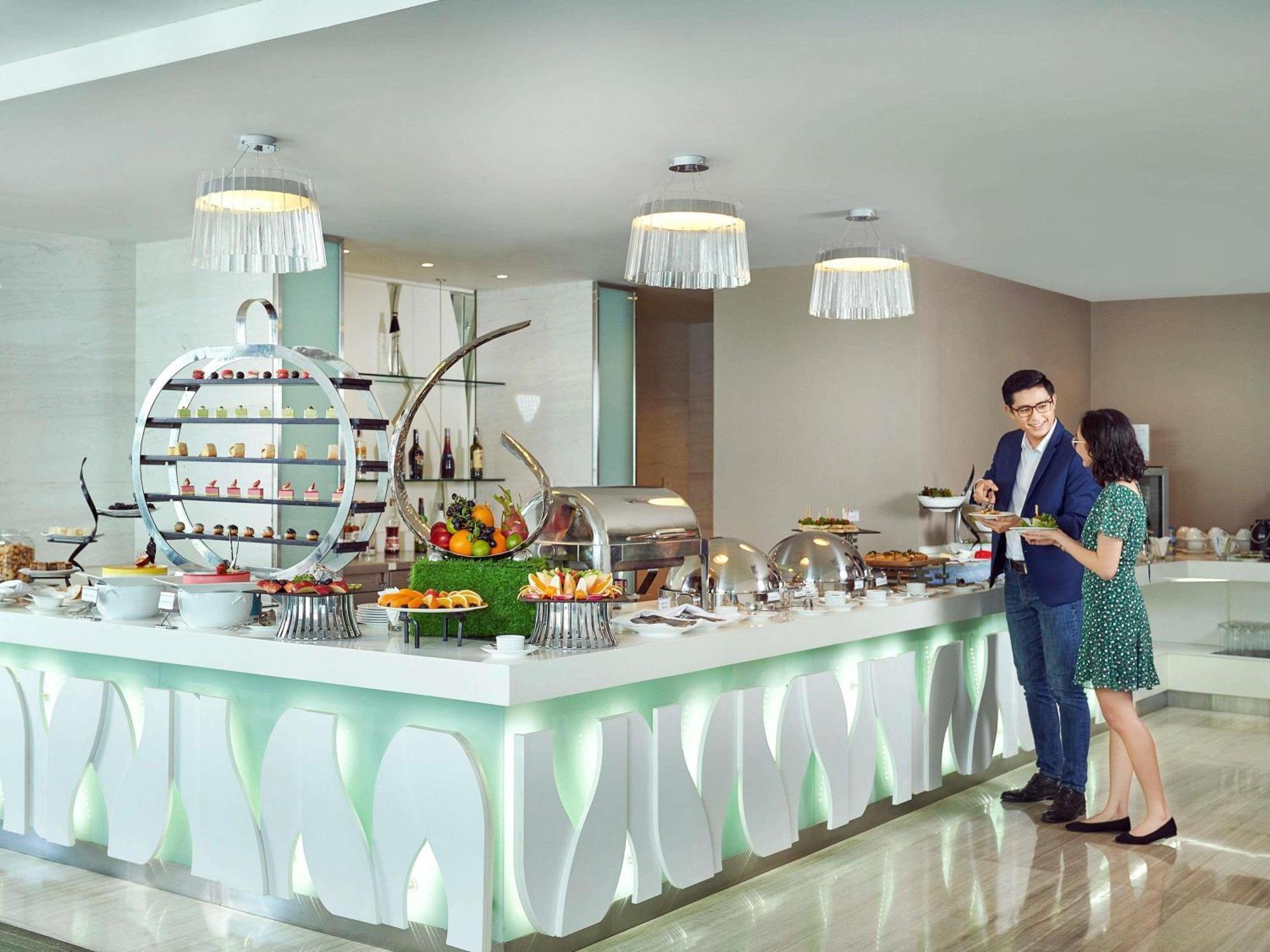 Novotel Saigon Centre - Valentine Package Offer Available Hô Chi Minh-Ville Extérieur photo